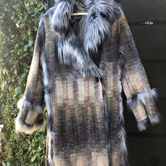 Fuzzy long winter coat - Picture 1 of 9